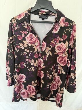 Floral Zip-Front Polo Top in Black and Pink - Three-Quarter Sleeve